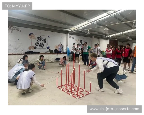 高强度徒手胸肌挑战金字塔训练模式